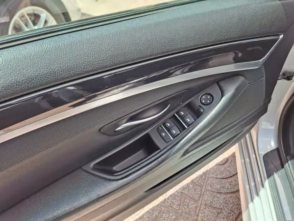 BMW 530e 2010 - 13500 EUR, 335567 km - AUTO.MOTO.pt - 335567km - foto 16 de 27