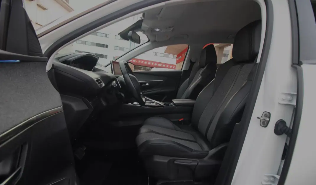 Peugeot 3008 2018 - 16990 EUR, 138000 km - AUTO.MOTO.pt - 138000km - foto 14 de 26