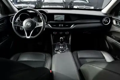 Alfa Romeo Stelvio 2019 - 29400 EUR, 89000 km - AUTO.MOTO.pt - 89000km - foto 15 de 31