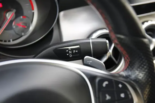Mercedes-Benz GLA 180 2016 - 22500 EUR, 148000 km - AUTO.MOTO.pt - 148000km - foto 21 de 32