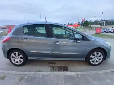 Peugeot 308 2008 - 6800 EUR, 159500 km - AUTO.MOTO.pt - 159500km - foto 4 de 20