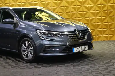 Renault Mégane Sport Tourer 2022 - 15900 EUR, 141000 km - AUTO.MOTO.pt - 141000km - foto 6 de 30