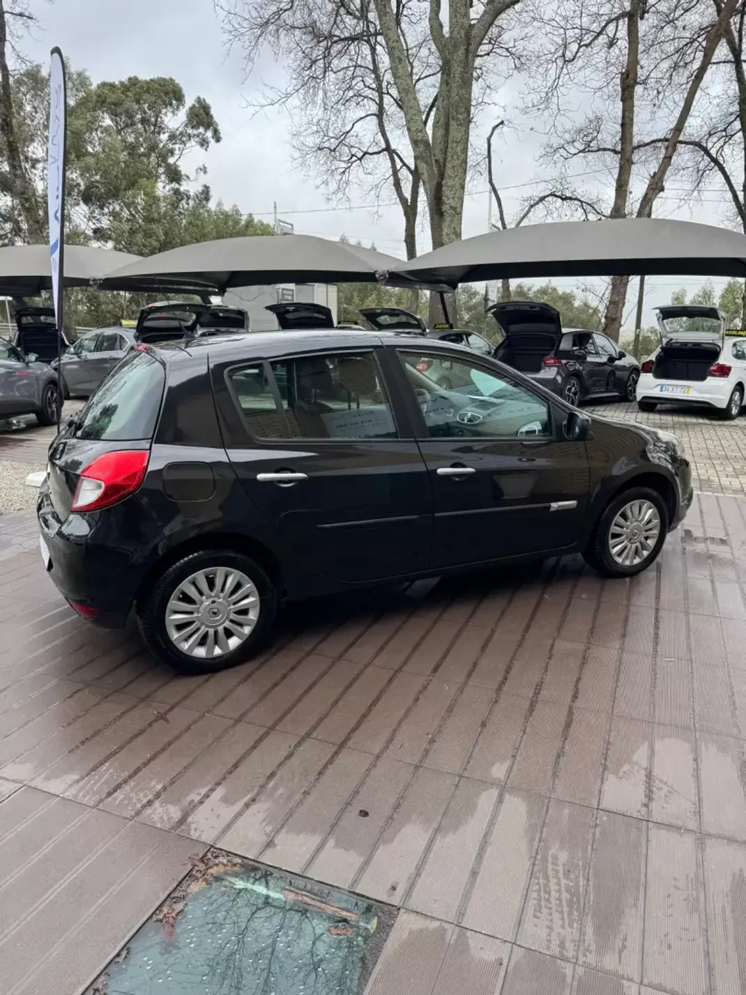 Renault Clio 2010 - 5900 EUR, 171000 km - AUTO.MOTO.pt - 171000km - foto 3 de 13