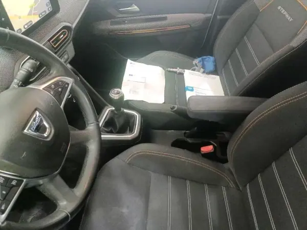 Dacia Sandero 2021 - 14900 EUR, 86415 km - AUTO.MOTO.pt - 86415km - foto 4 de 8