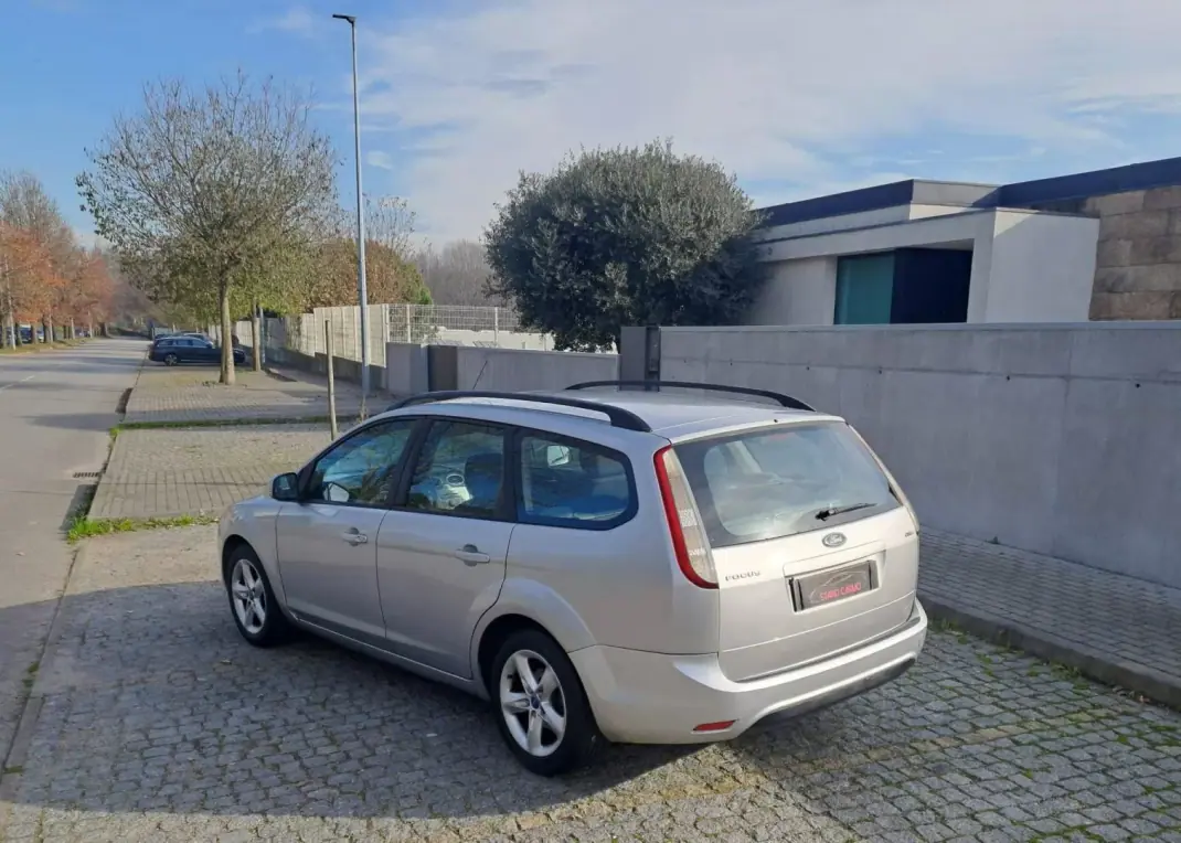 Ford Focus SW 2008 - 3990 EUR, 279000 km - AUTO.MOTO.pt - 279000km - foto 4 de 12