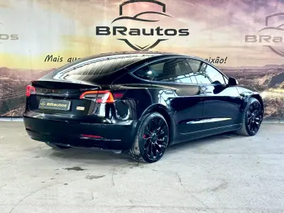 Tesla Model 3 2022 - 35900 EUR, 65444 km - AUTO.MOTO.pt - 65444km - foto 6 de 29