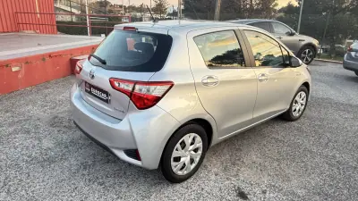 Toyota Yaris 2019 - 13880 EUR, 116435 km - AUTO.MOTO.pt - 116435km - foto 10 de 33