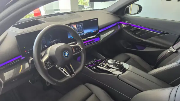 BMW i5 2025 - 56750 EUR, 43090 km - 43090km - foto 40 de 64