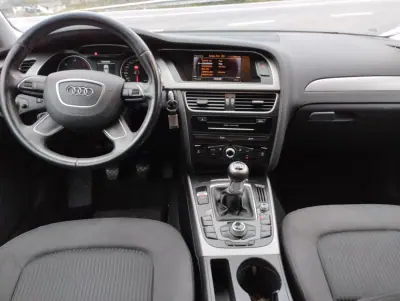 Audi A4 Avant 2014 - 15250 EUR, 170000 km - AUTO.MOTO.pt - 170000km - foto 19 de 25