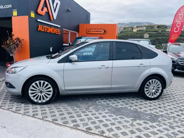Ford Focus 2010 - 5950 EUR, 213699 km - AUTO.MOTO.pt - 213699km - foto 4 de 12
