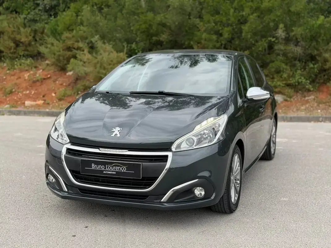Peugeot 208 2017 - 10900 EUR, 72148 km - 72148km - foto 11 de 17