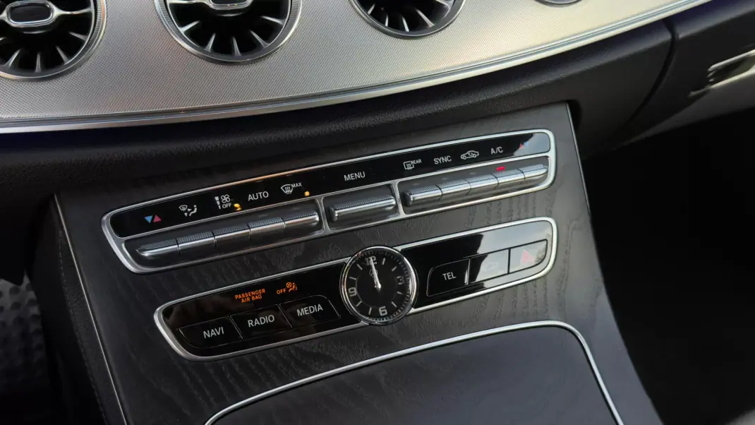 Mercedes-Benz E 220 2018 - 44990 EUR, 78000 km - AUTO.MOTO.pt - 78000km - foto 25 de 30