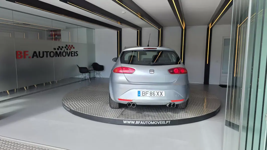 SEAT Leon 2011 - 8900 EUR, 188295 km - AUTO.MOTO.pt - 188295km - foto 18 de 52