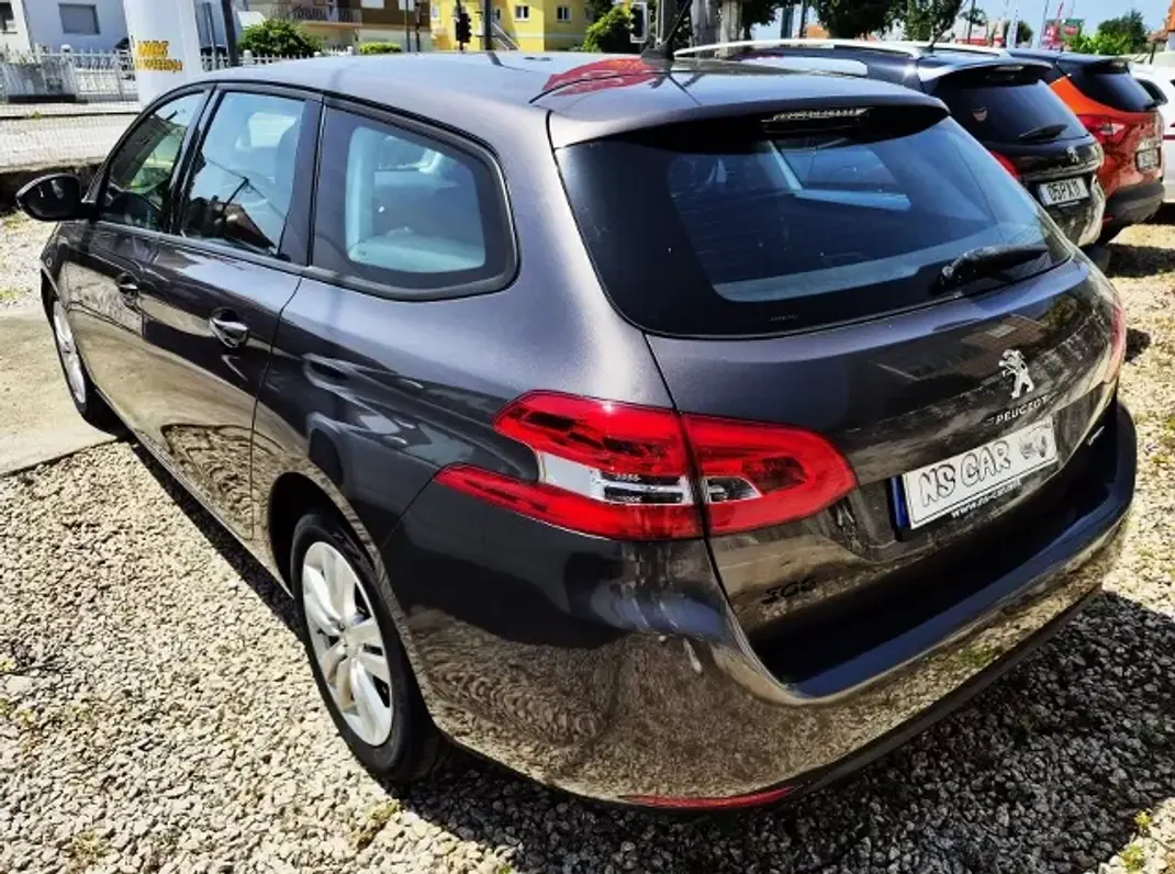Peugeot 308 SW 2014 - 7750 EUR, 239241 km - AUTO.MOTO.pt - 239241km - foto 2 de 5
