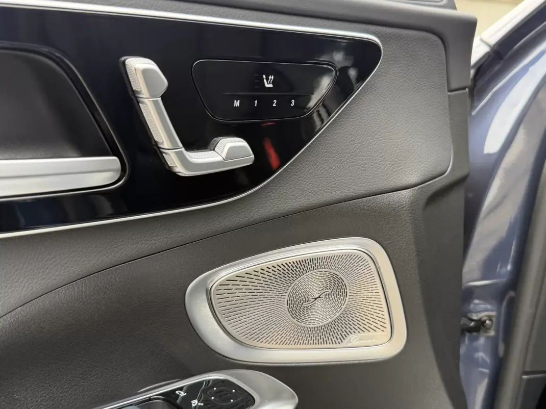 Mercedes-Benz C 300e 2024 - 51500 EUR, 26210 km - AUTO.MOTO.pt - 26210km - foto 18 de 22