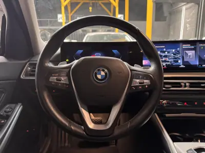 BMW 320 2023 - 31990 EUR, 75900 km - AUTO.MOTO.pt - 75900km - foto 16 de 36