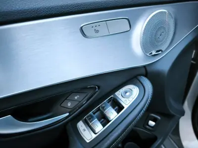 Mercedes-Benz C 300 2020 - 28950 EUR, 166000 km - AUTO.MOTO.pt - 166000km - foto 8 de 62