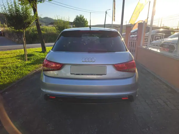 Audi A1 Sportback 2014 - 9850 EUR, 162000 km - AUTO.MOTO.pt - 162000km - foto 5 de 11