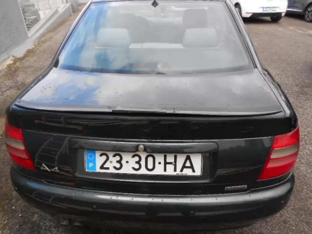 Audi A4 1996 - 3500 EUR, 206542 km - AUTO.MOTO.pt - 206542km - foto 6 de 11