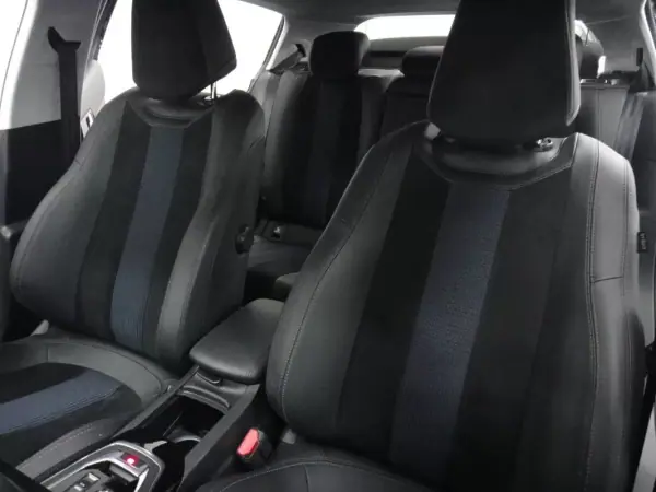 Peugeot 308 2019 - 14500 EUR, 50000 km - AUTO.MOTO.pt - 50000km - foto 36 de 51
