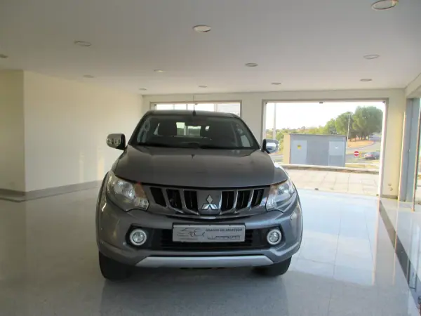 Mitsubishi L200 2017 Diesel — 180 000 km · Braganca Mitsubishi L200 2017 Diesel