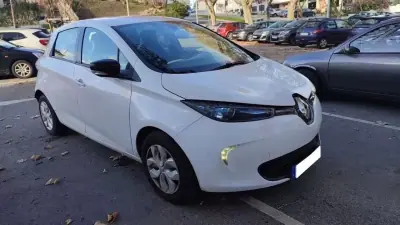 Renault Zoe 2019 - 9499 EUR, 120000 km - AUTO.MOTO.pt - 120000km - foto 2 de 6