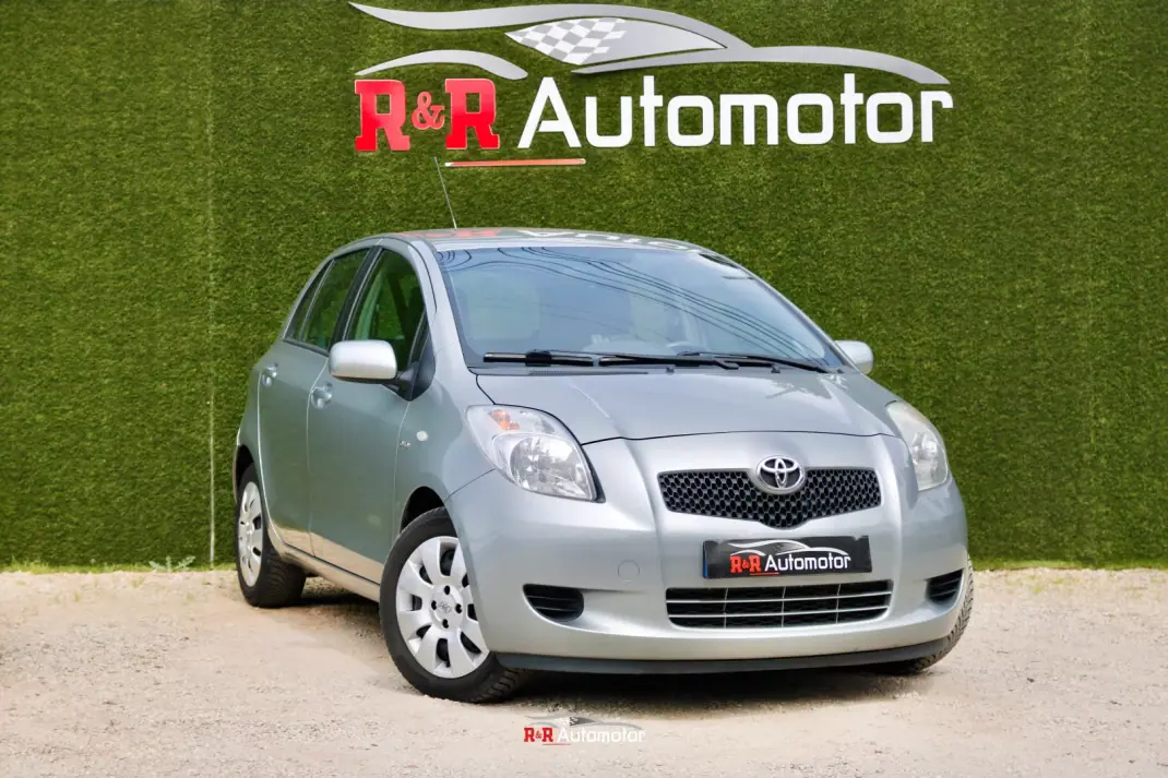 Toyota Yaris 2006 - 6900 EUR, 198000 km - AUTO.MOTO.pt - 198000km - foto 1 de 24
