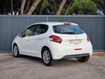 Peugeot 208 Van 1.6 BueHdi 2018 - 9990 EUR, 100238 km - AUTO.MOTO.pt - 100238km - foto 13 de 19