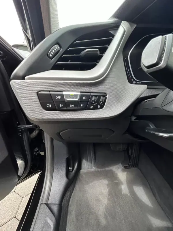 BMW 116 2021 - 21500 EUR, 107449 km - AUTO.MOTO.pt - 107449km - foto 9 de 24