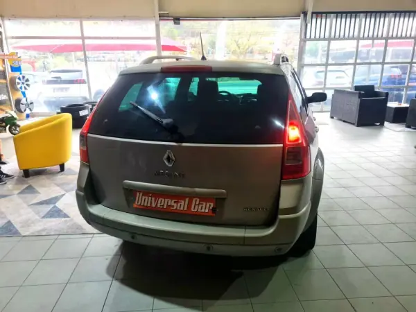 Renault Mégane Break 2007 - 5900 EUR, 187000 km - AUTO.MOTO.pt - 187000km - foto 4 de 16