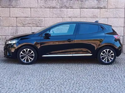 Renault Clio 2024 - 16850 EUR, 23500 km - AUTO.MOTO.pt - 23500km - foto 6 de 15
