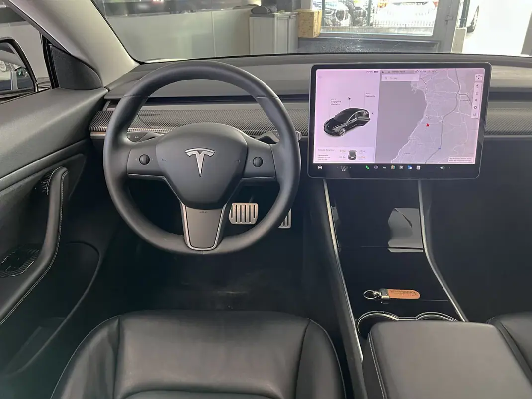 Tesla Model 3 2020 - 29800 EUR, 96238 km - AUTO.MOTO.pt - 96238km - foto 9 de 19