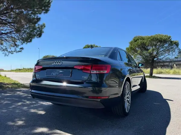 Audi A4 2018 - 18950 EUR, 256000 km - AUTO.MOTO.pt - 256000km - foto 8 de 14