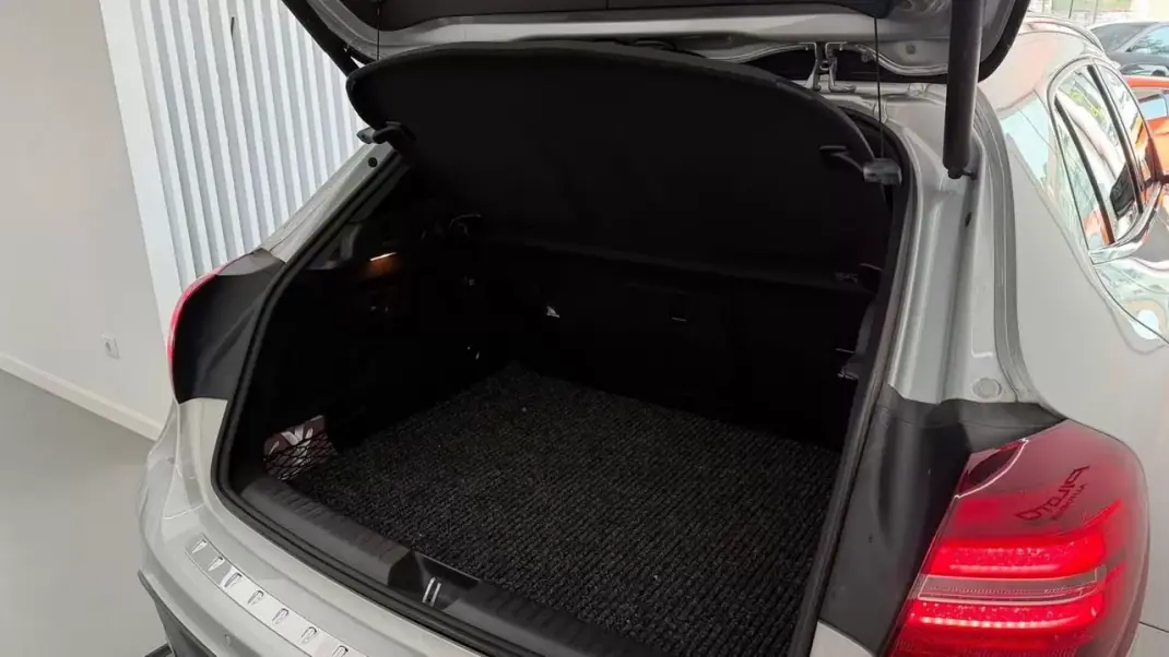 Mercedes-Benz GLA 250 2017 - 26990 EUR, 119434 km - AUTO.MOTO.pt - 119434km - foto 32 de 33