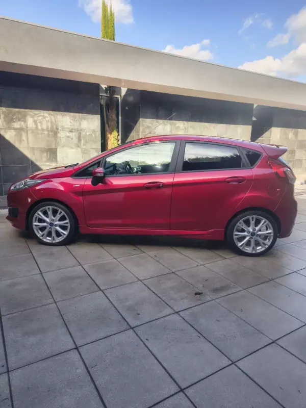 Ford Fiesta 2017 - 10750 EUR, 128000 km - AUTO.MOTO.pt - 128000km - foto 7 de 23