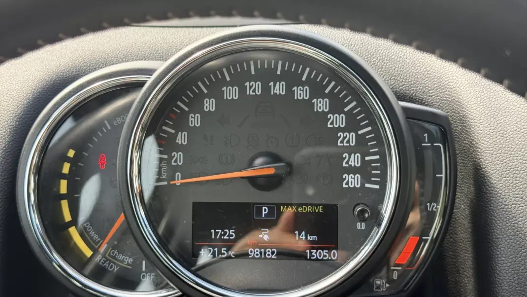 MINI Countryman 2019 - 22900 EUR, 98182 km - AUTO.MOTO.pt - 98182km - foto 30 de 54