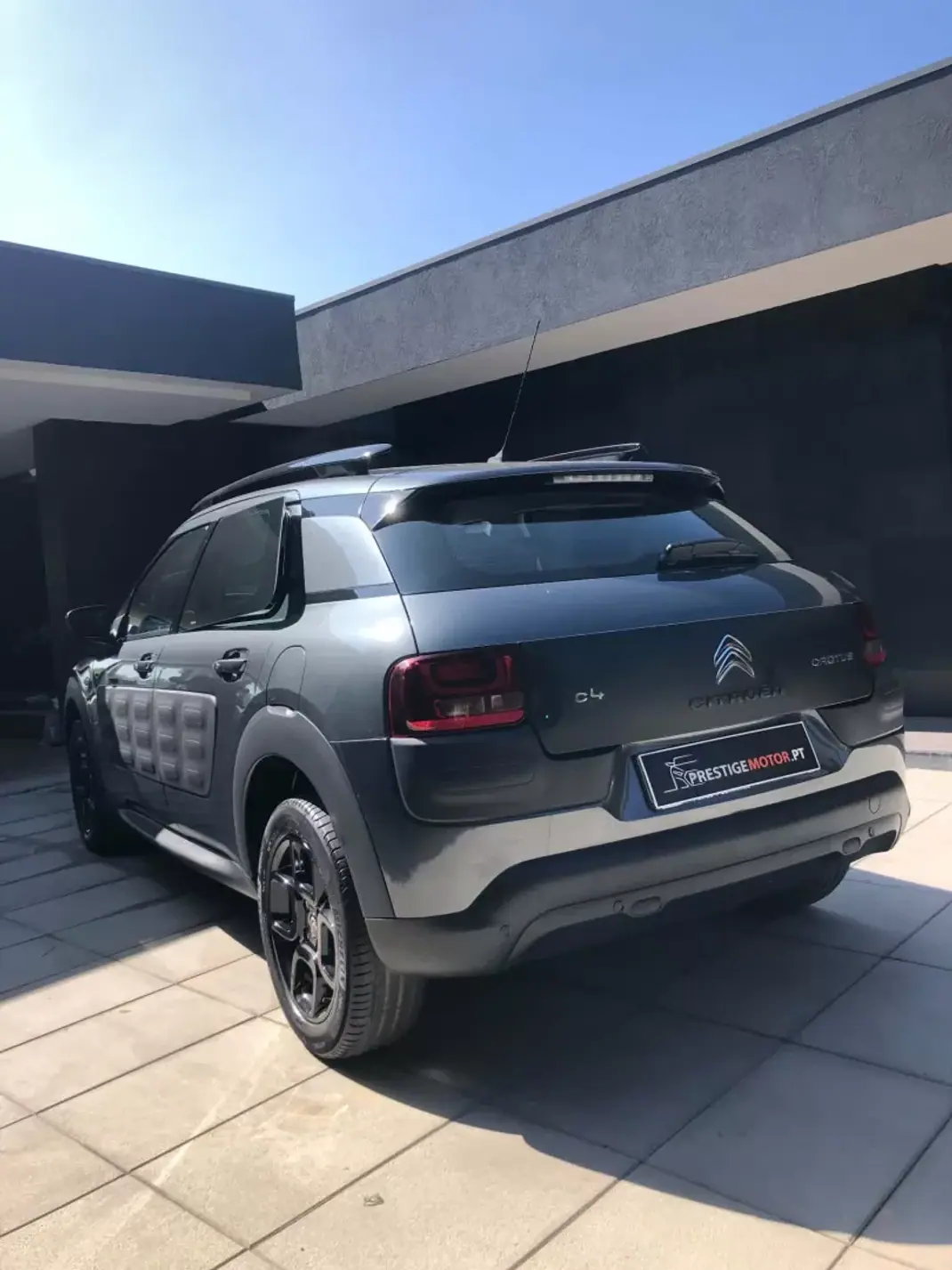 Citroën C4 Cactus 2014 - 9900 EUR, 167000 km - 167000km - foto 4 de 21