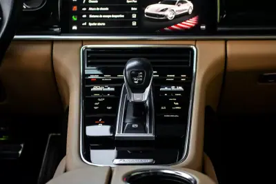 Porsche Panamera 2022 - 99950 EUR, 92267 km - AUTO.MOTO.pt - 92267km - foto 40 de 49