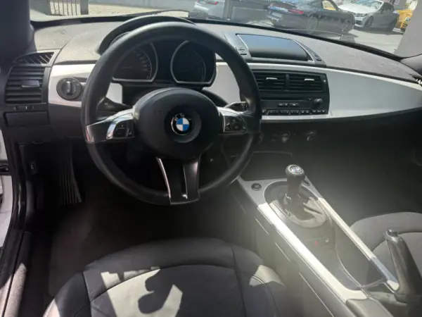 BMW Z4 2006 - 25900 EUR, 256000 km - AUTO.MOTO.pt - 256000km - foto 9 de 13