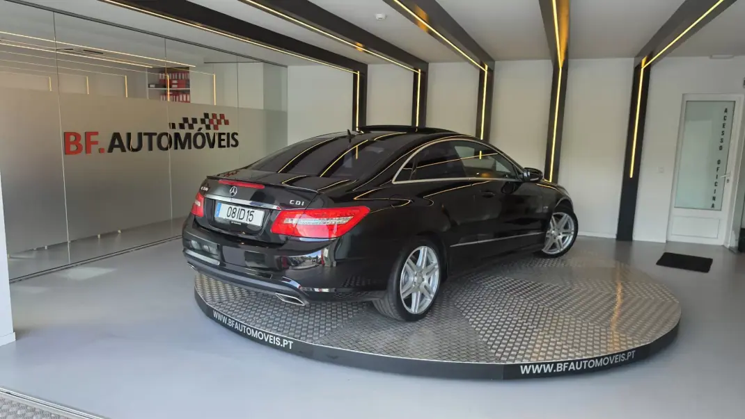 Mercedes-Benz E 350 2009 - 13900 EUR, 286432 km - 286432km - foto 4 de 58