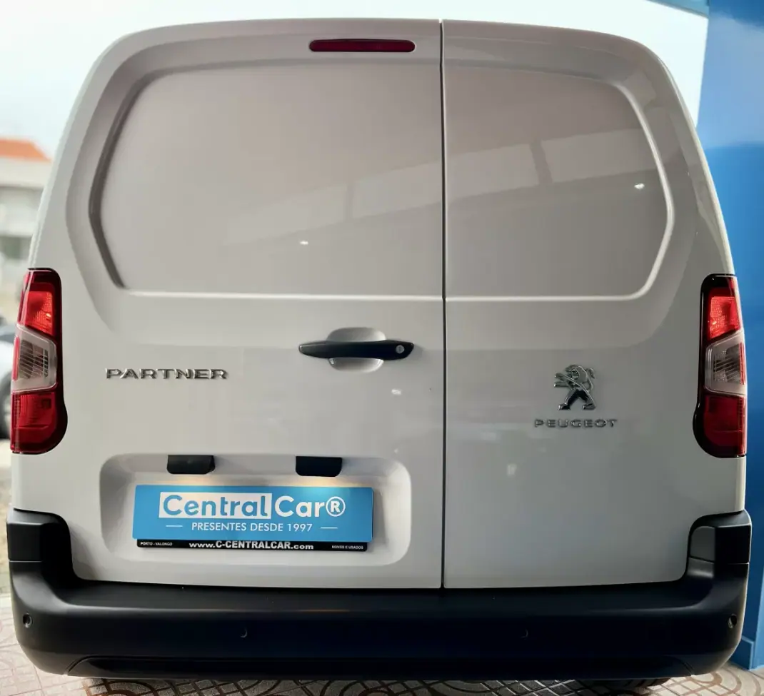 Peugeot Partner 1.5 BlueHdi L2 102Cv | CARPLAY | IVA DEDUTÍVEL 2023 - 16950 EUR, 47000 km - AUTO.MOTO.pt - 47000km - foto 9 de 21