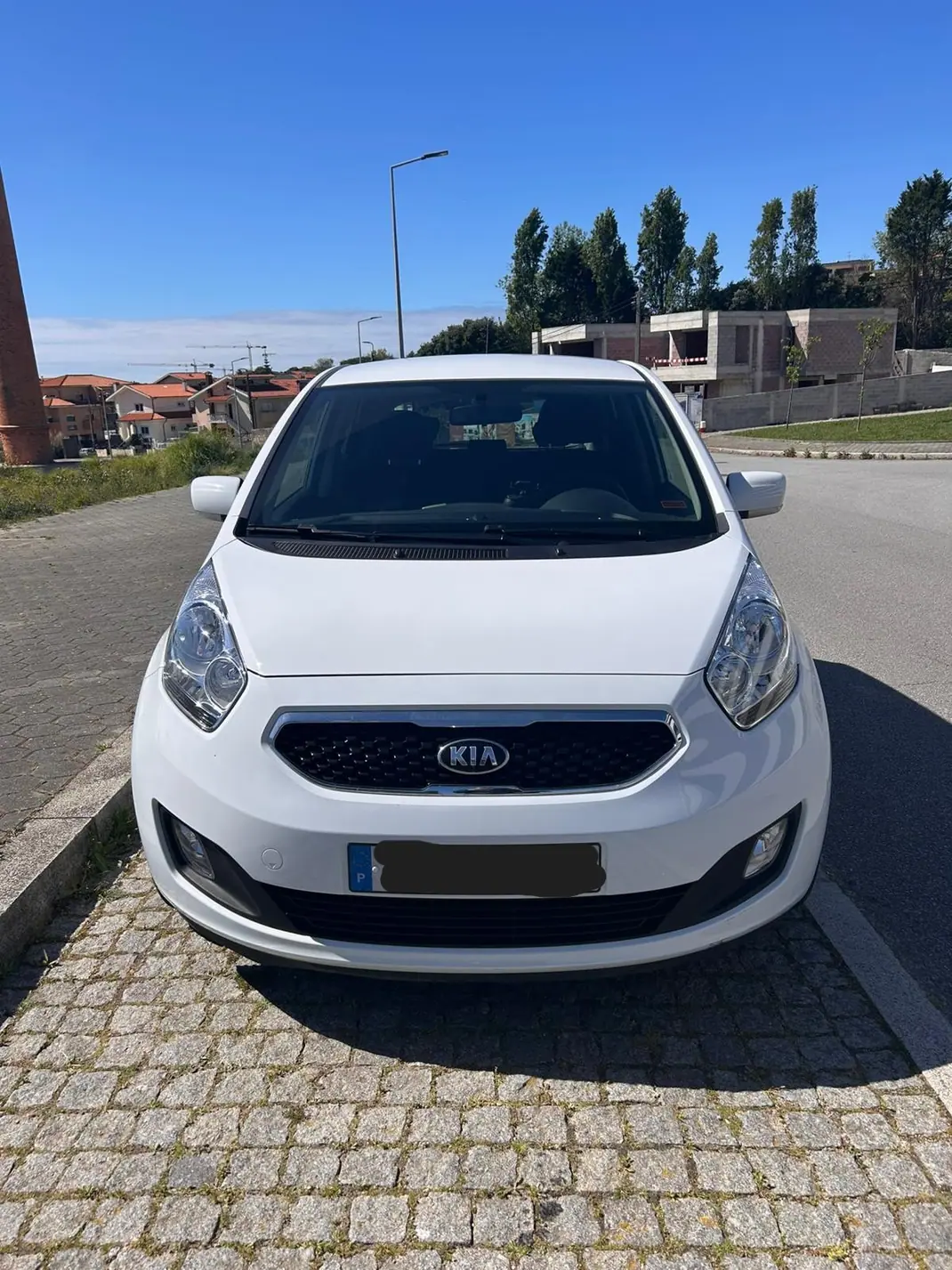 Kia Venga 2013 - 10500 EUR, 24000 km - AUTO.MOTO.pt - 24000km - foto 1 de 14