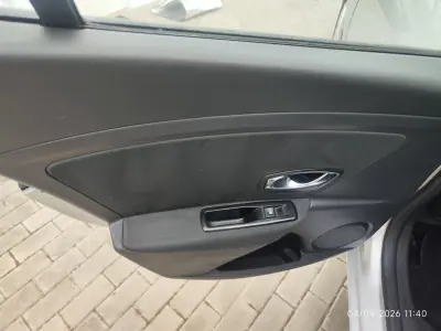 Renault Mégane 2013 - 5980 EUR, 251000 km - 251000km - foto 17 de 36