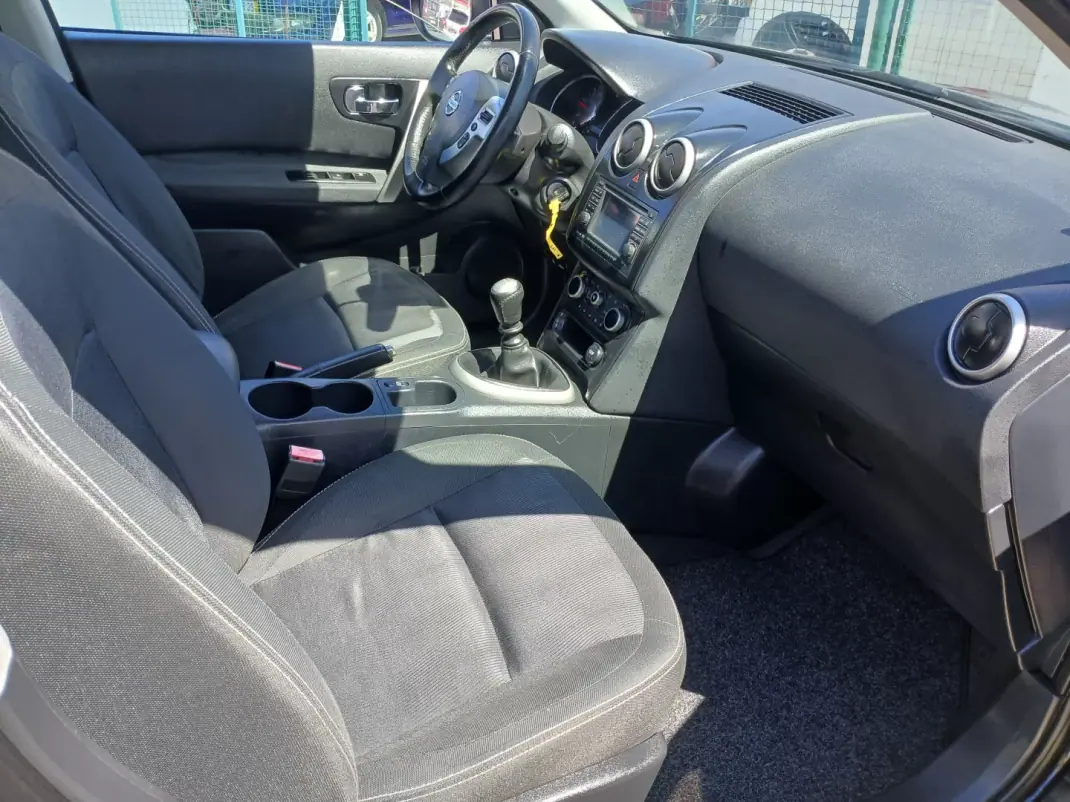 Nissan Qashqai 2011 - 8950 EUR, 149043 km - AUTO.MOTO.pt - 149043km - foto 22 de 26