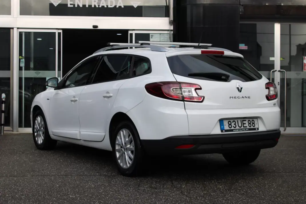 Renault Mégane Sport Tourer 2013 - 5900 EUR, 293129 km - AUTO.MOTO.pt - 293129km - foto 2 de 27