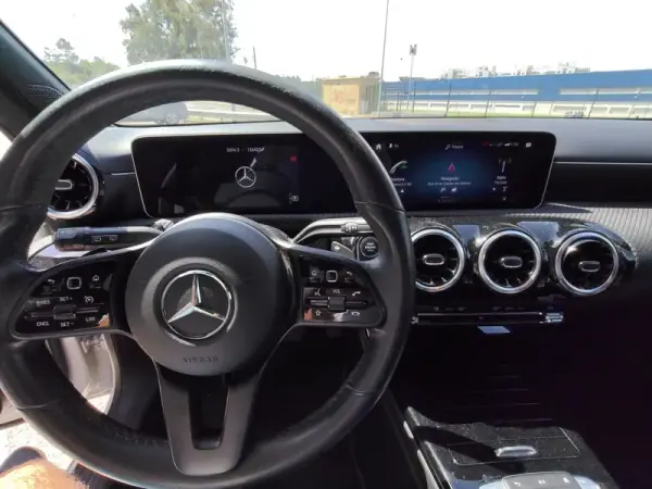 Mercedes-Benz CLA 180 2020 - 18989 EUR, 136000 km - AUTO.MOTO.pt - 136000km - foto 4 de 8