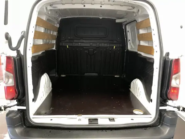 Citroën Berlingo 2022 - 17750 EUR, 90000 km - AUTO.MOTO.pt - 90000km - foto 13 de 13