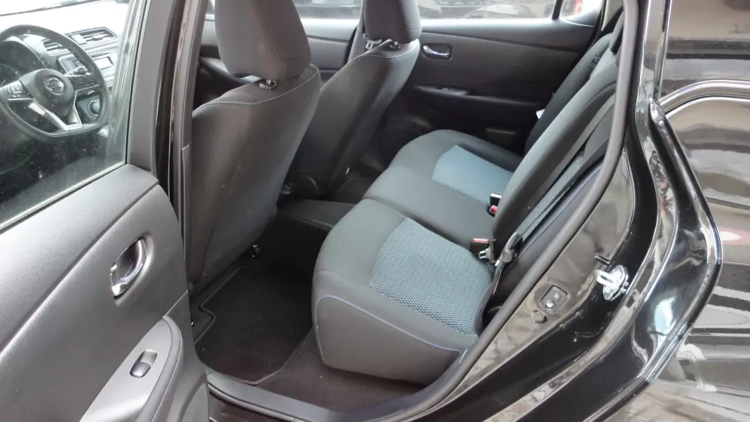 Nissan Leaf 2021 - 14900 EUR, 44768 km - AUTO.MOTO.pt - 44768km - foto 13 de 23