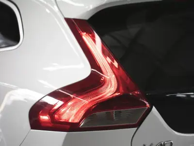 Volvo V40 2016 - 16990 EUR, 129000 km - AUTO.MOTO.pt - 129000km - foto 11 de 21