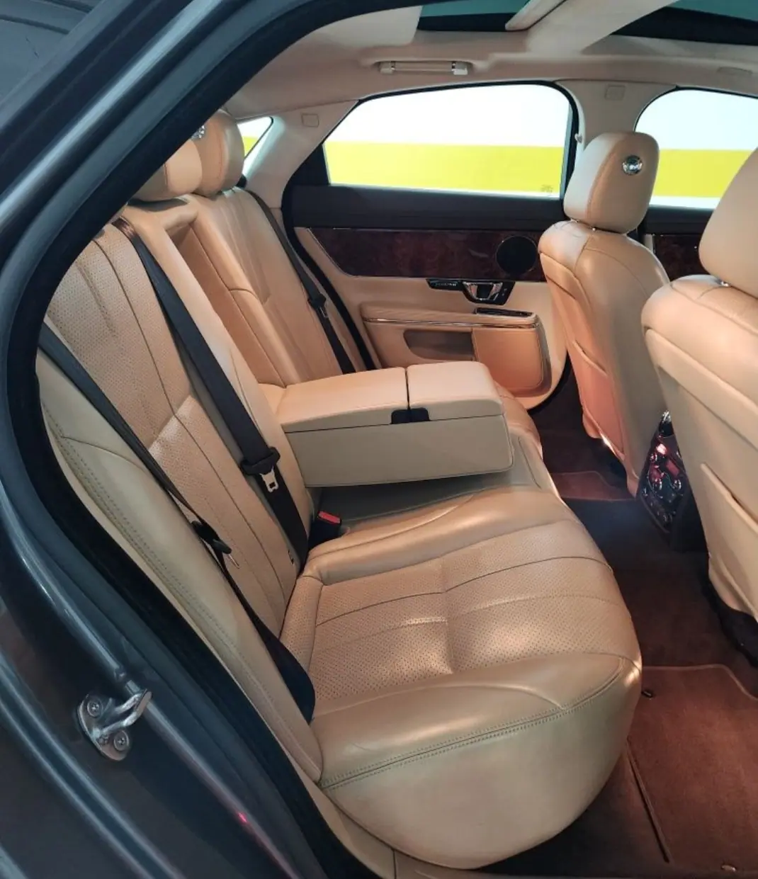 Jaguar XJ 2015 - 24999 EUR, 116000 km - AUTO.MOTO.pt - 116000km - foto 9 de 10